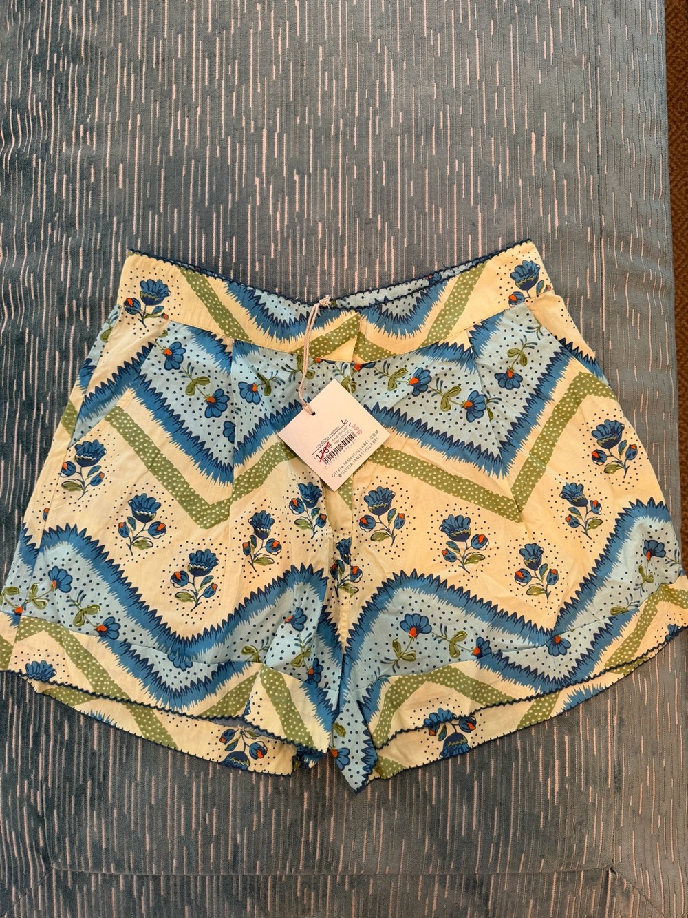 High-Waist Summer Shorts in Blue & Green Floral Chevron